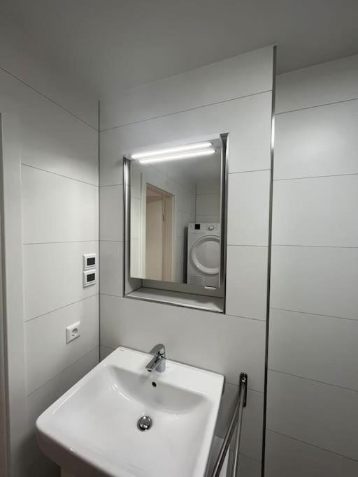Familienwohnung Neben Dem See,Messe Und Europapark オフェンブルク エクステリア 写真