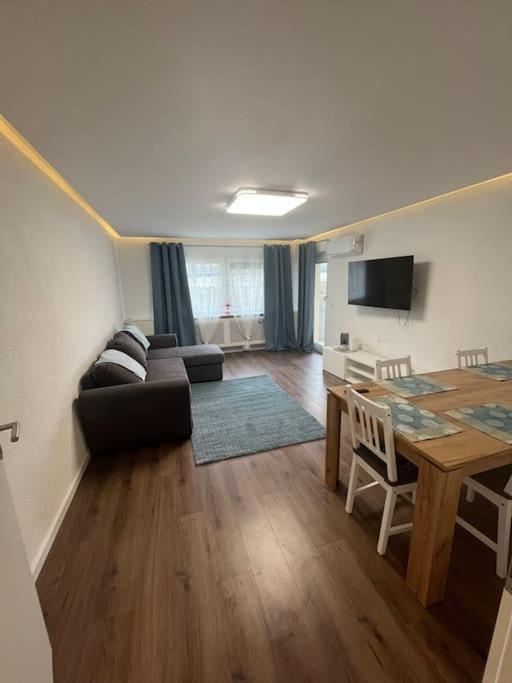 Familienwohnung Neben Dem See,Messe Und Europapark オフェンブルク エクステリア 写真